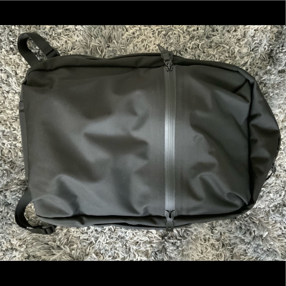 Black Ember Shadow 22 NWOT